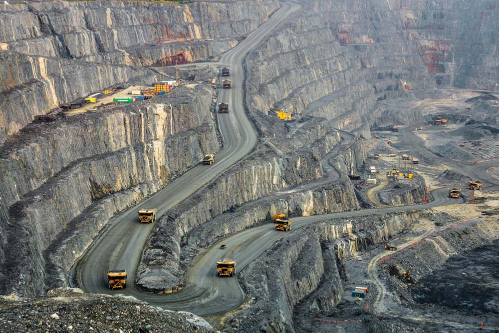 Mining industries - 10 ایده جدید کسب و کار در سال 1404