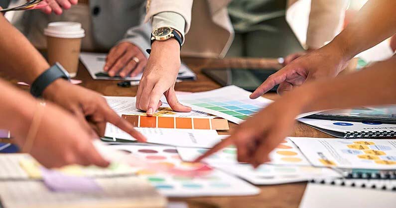 Implementing and executing online brand identity - راهنمای گام به گام ساخت هویت برند آنلاین